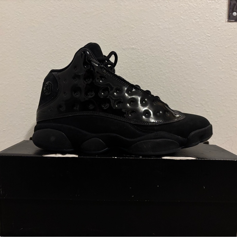 JORDAN 13 CAP AND GOWN